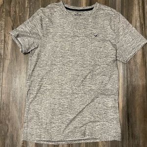 Grey Hollister t-shirt